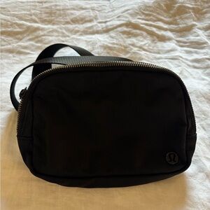 Lululemon Everywhere Belt Bag in Black